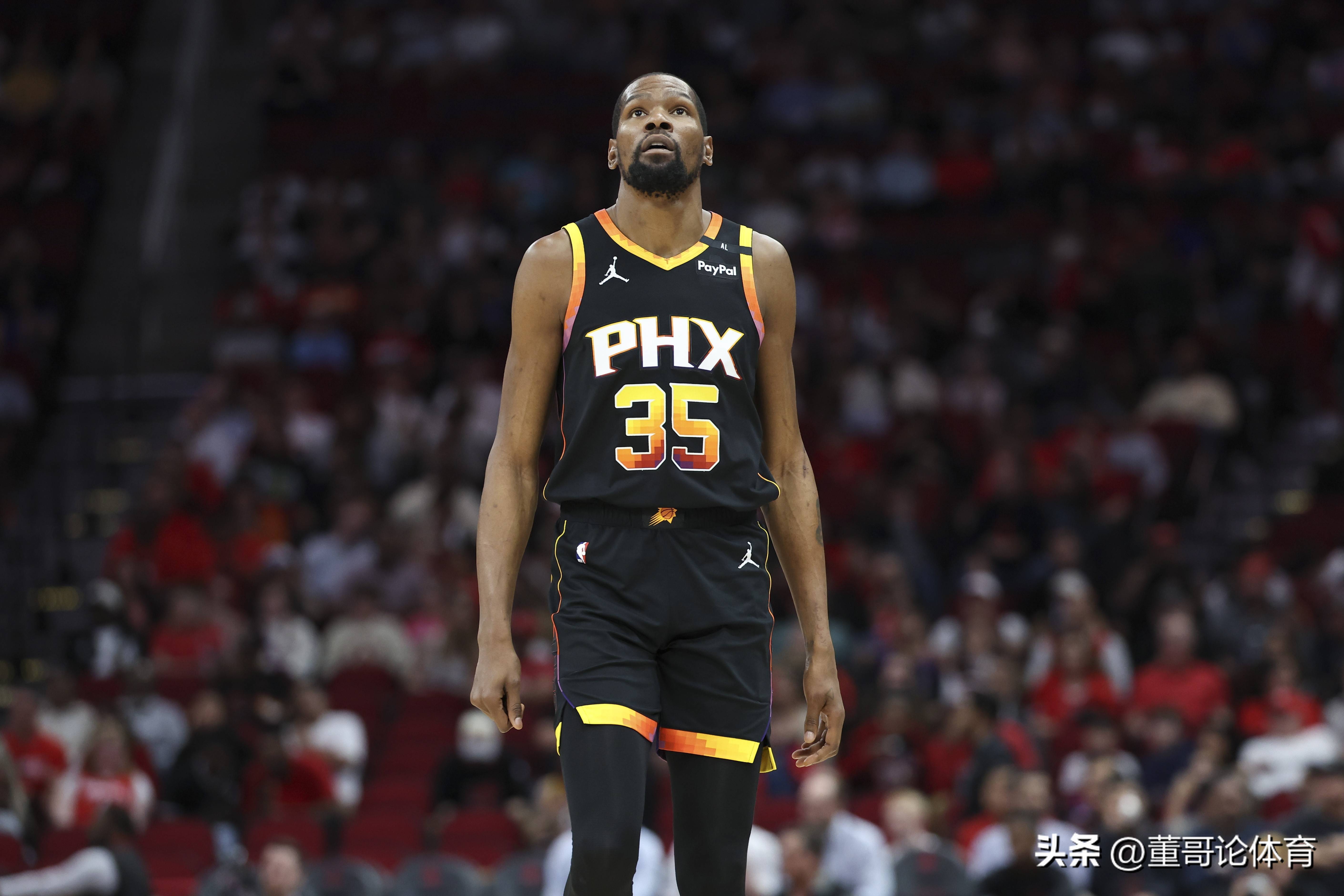 包含NBA球星跨年度创新记录，尽展才华的词条